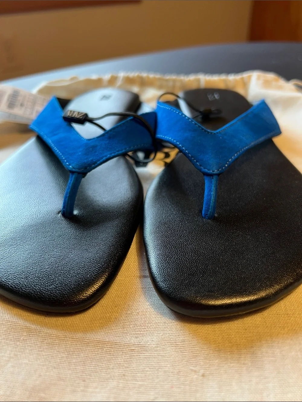 Zara Flat Leather Sandals - Size 9 US Women - New with Tags & Dust Bag - Picture 12 of 15